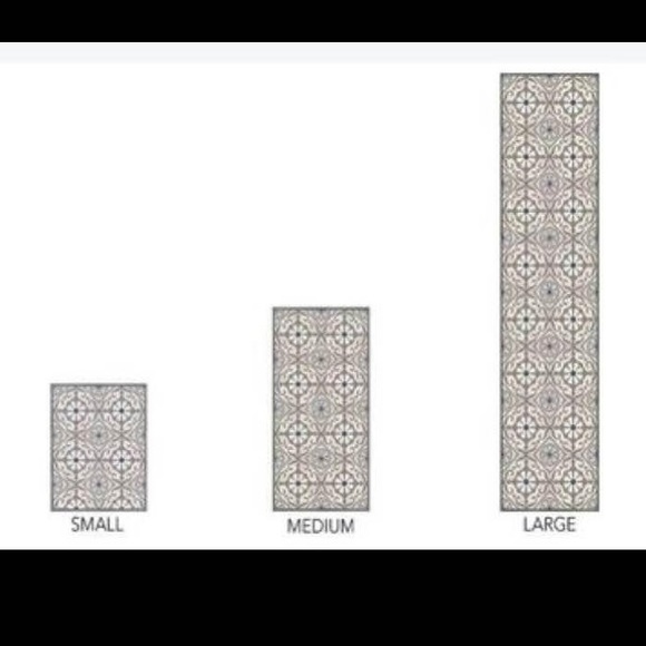 Italian Rug - Picture 5 of 7